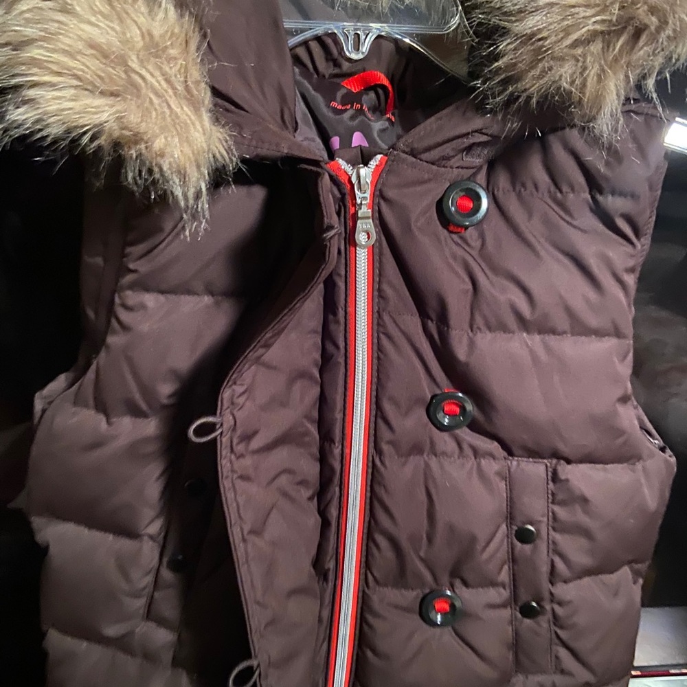 GAP Puffy Vest - Picture 3 of 5